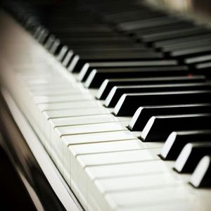 人乳宴掀衣喂乳h
